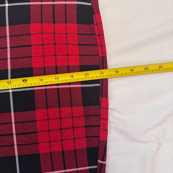 Torrid Red & Black Plaid Stretch Pencil Skirt – Size 00 (10) - Picture 4 of 6